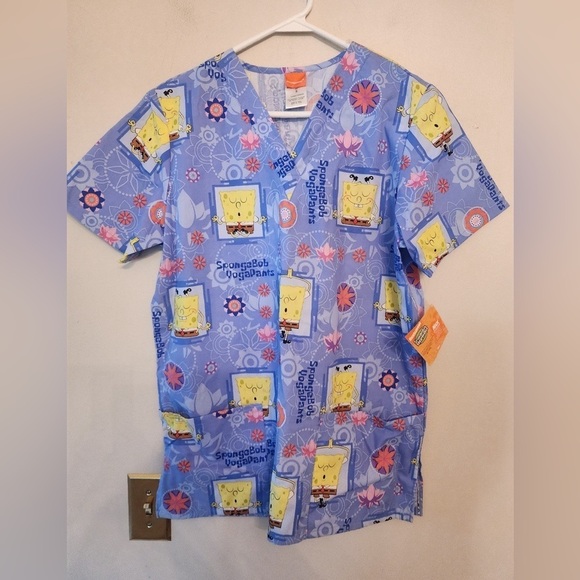 Nickelodeon Women Scrub Top Sponge Bob Square Size medium - Picture 1 of 5